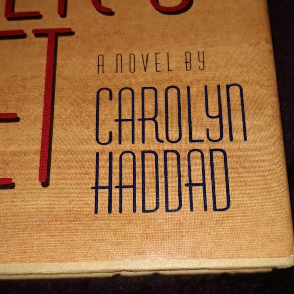 A Mother's Secret hardcover book copyright 1988 - Picture 2 of 8